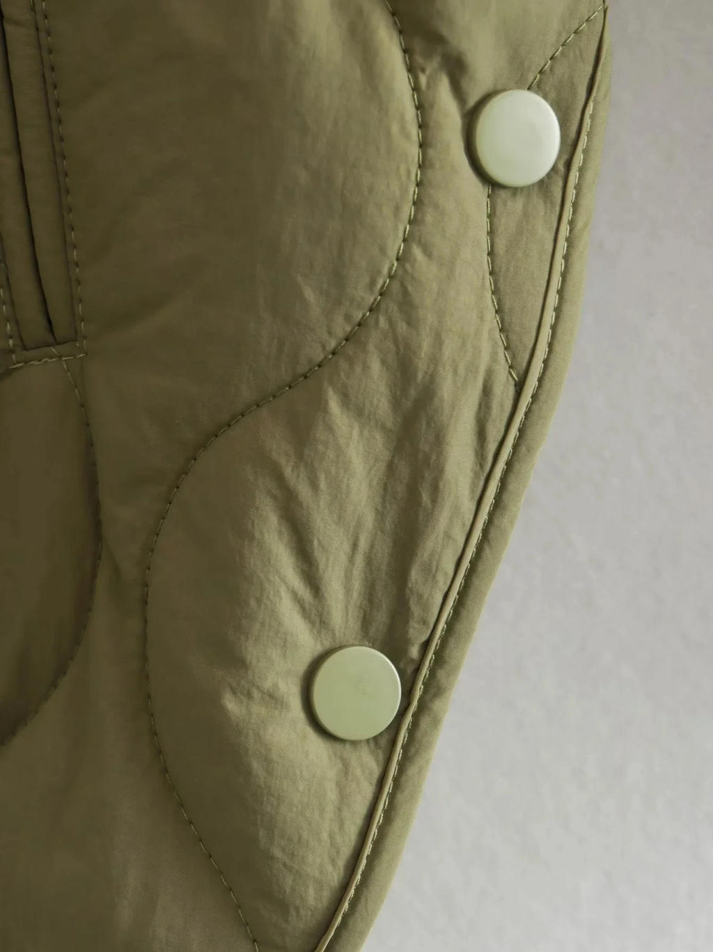 Gepolsterte Jacke Damen, Leichtes Übergröße Modell mit Taschen, Knopfverschluss
