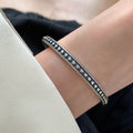 Damen-Armband mit elegantem, kunstvollem Design und funkelnden Akzenten Shop Nory