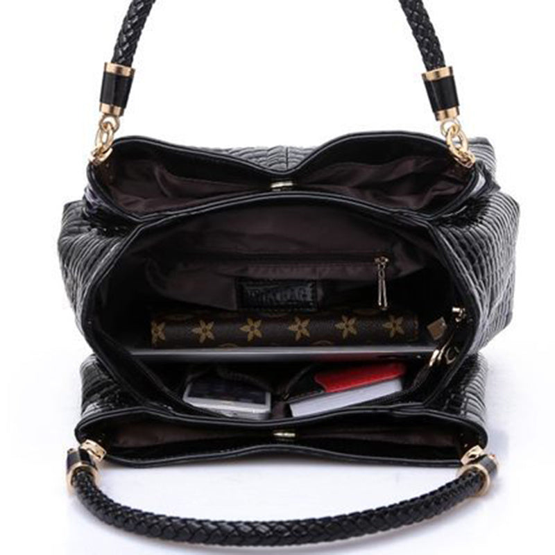 Schultertasche mit Krokodil Muster