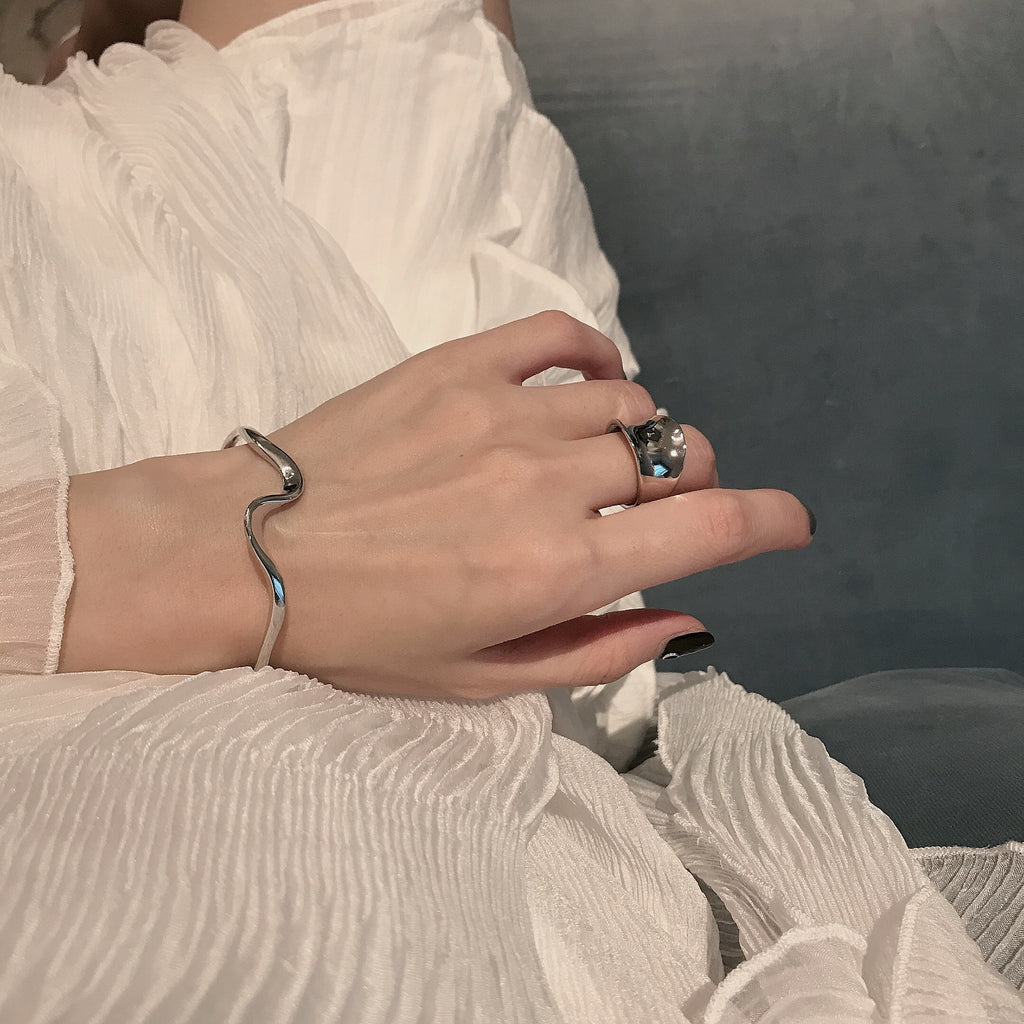 Damenarmband mit elegantem Wellendesign Shop Nory