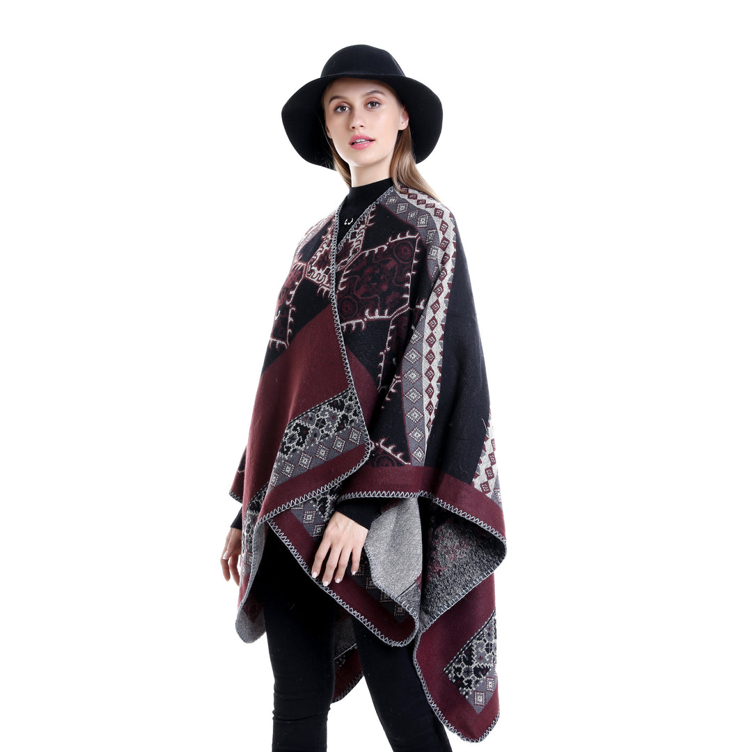 Damen Oversize-Ruana-Poncho aus Jacquardgewebe mit asymmetrischem Zipfelrand und ornamentaler Bordüre Shop Nory
