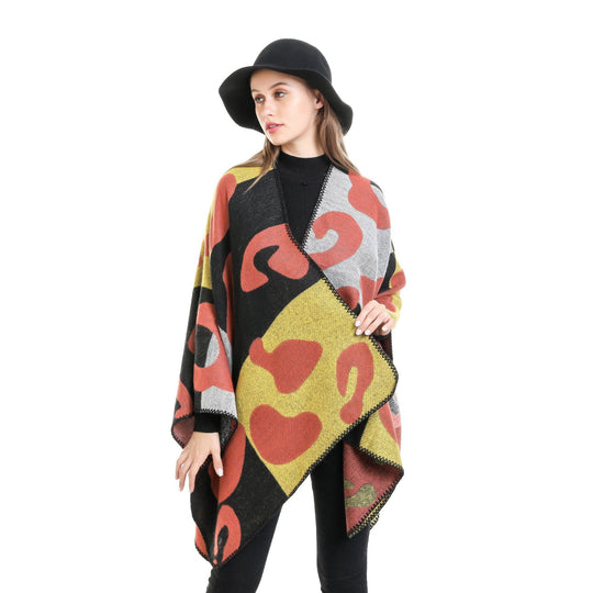 Damen Oversize-Ruana mit abstraktem Grafikjacquard und dekorativer Kettelnaht Shop Nory