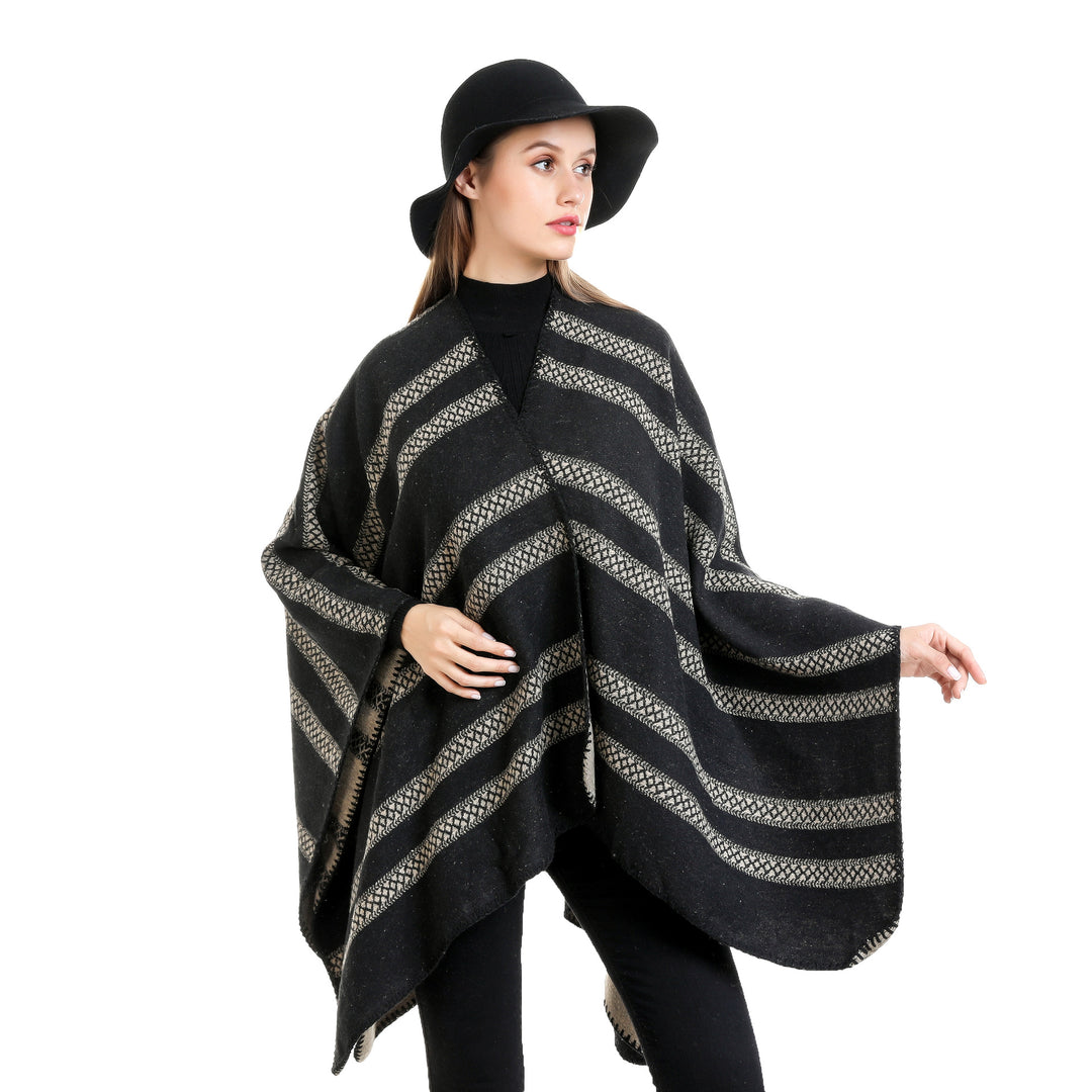 Damen Oversize-Ruana mit grafischen Längs‑Jacquardstreifen und offenem Kimono‑Fall Shop Nory