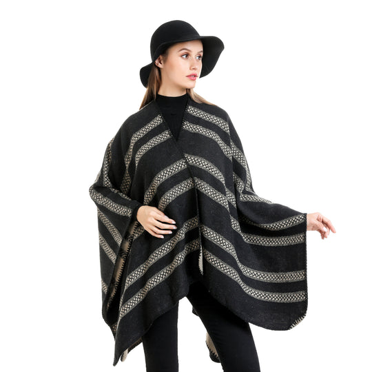 Damen Oversize-Ruana mit grafischen Längs‑Jacquardstreifen und offenem Kimono‑Fall Shop Nory