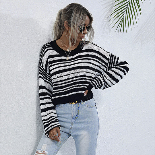 Damen Oversize-gestreifter Cropped-Strickpullover mit asymmetrischem Carmenausschnitt Shop Nory