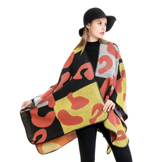Damen Oversize-Ruana mit abstraktem Grafikjacquard und dekorativer Kettelnaht Shop Nory