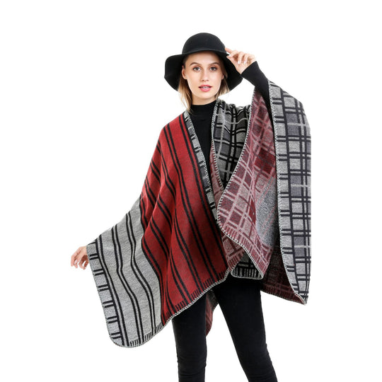 Damen Oversize-Ruana im Patch-Karo-Strick mit offenem Saum Shop Nory