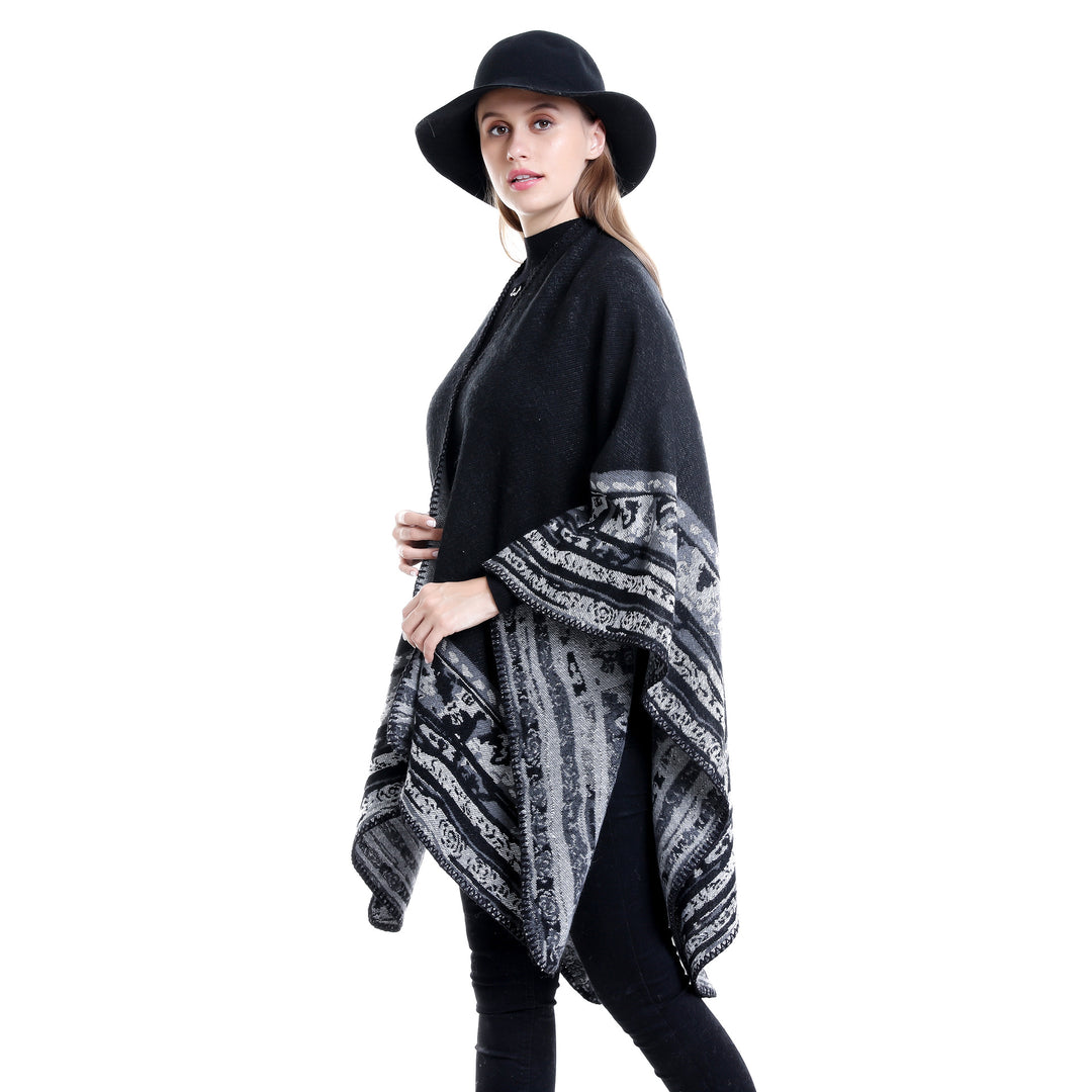Damen Weichfallende Oversize-Ruana im Umhangstil mit ornamentaler Bordüre Shop Nory