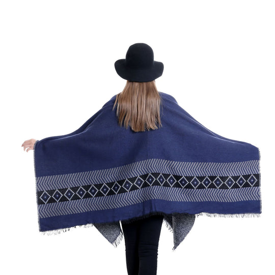 Damen Jacquard‑Ruana mit floralem Motiv, doppellagig und Fransensaum Shop Nory