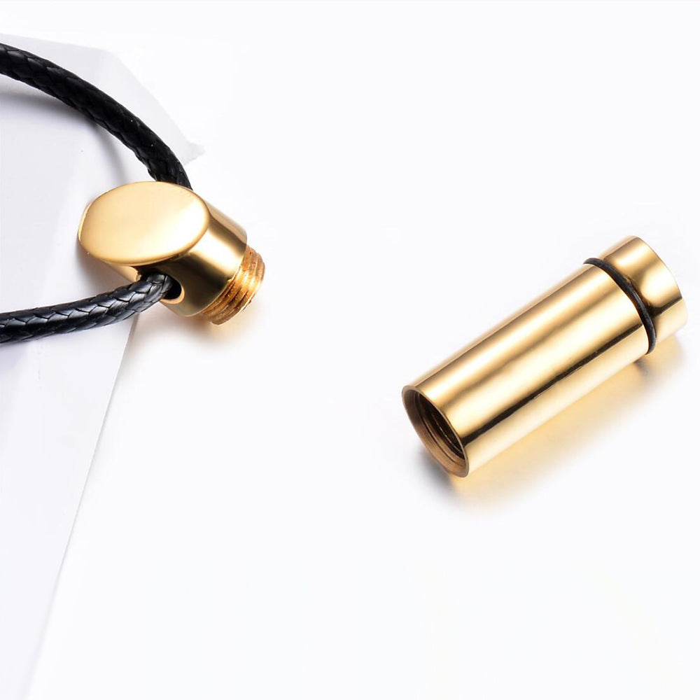 Damen Anhänger mit stylischem Medaillon-Design und geflochtenem Lederband Shop Nory