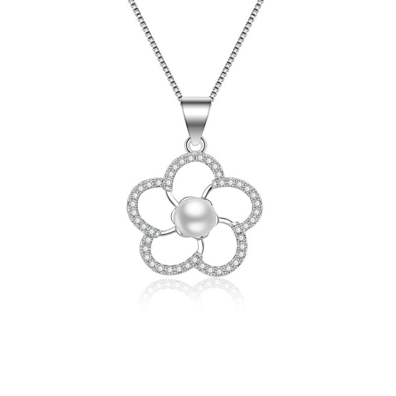 Damen Halskette mit floralem Anhänger aus hochwertigem Silber und funkelnden Zirkonia Shop Nory