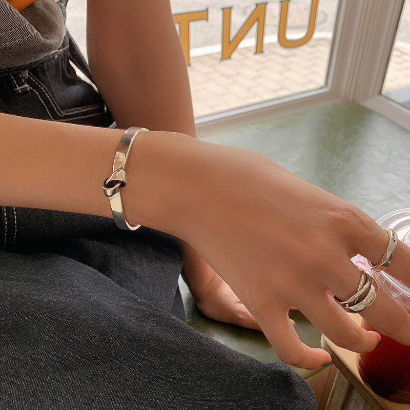 Damen Armreif mit modernem Knoten-Design Shop Nory
