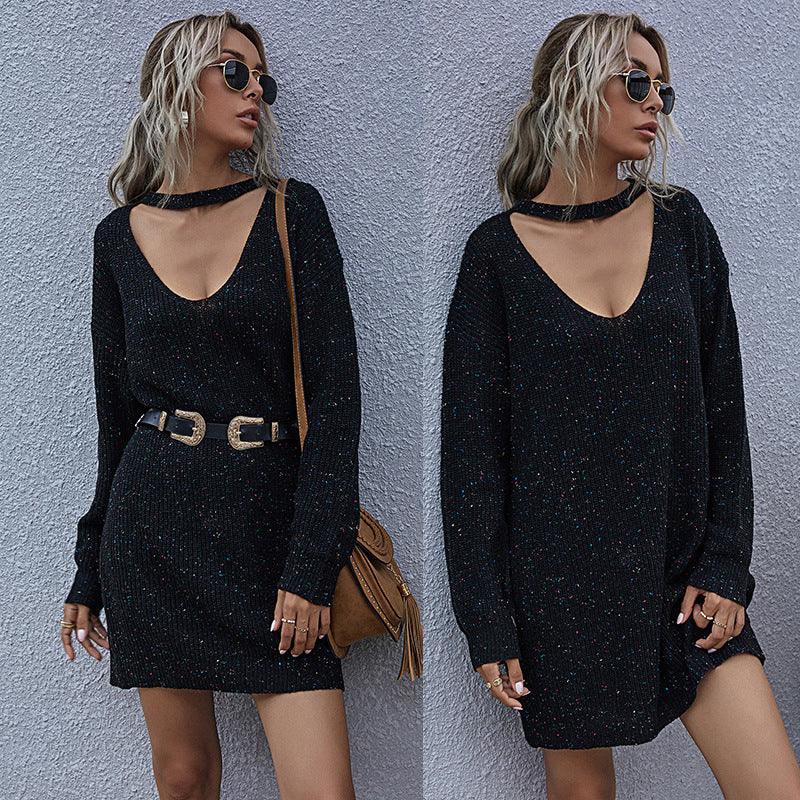 Damen Figurbetontes kurzes Strickkleid mit Choker‑Ausschnitt, V‑Dekolleté und Glitzerstruktur Shop Nory