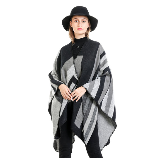 Damen Oversize-Ruana mit grafischem Blockmuster und dekorativer Kettelnaht Shop Nory