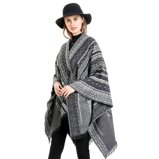 Damen Ruana-Poncho im kastigen Kimono-Fall mit feiner Jacquard‑Webstruktur und Fransensaum Shop Nory