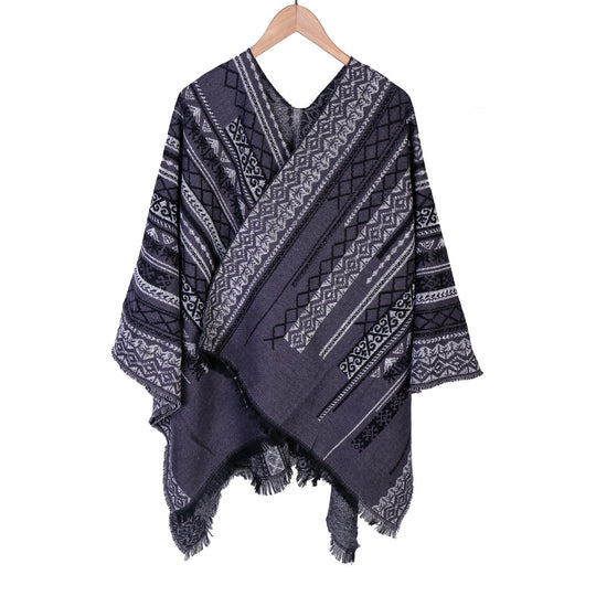 Damen Ruana-Poncho im kastigen Kimono-Fall mit feiner Jacquard‑Webstruktur und Fransensaum Shop Nory