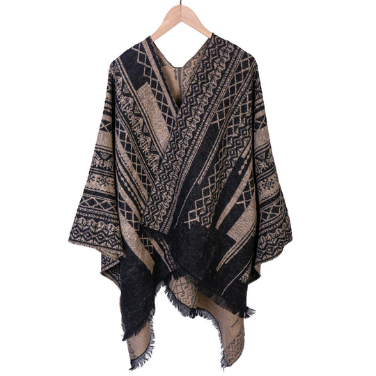 Damen Ruana-Poncho im kastigen Kimono-Fall mit feiner Jacquard‑Webstruktur und Fransensaum Shop Nory