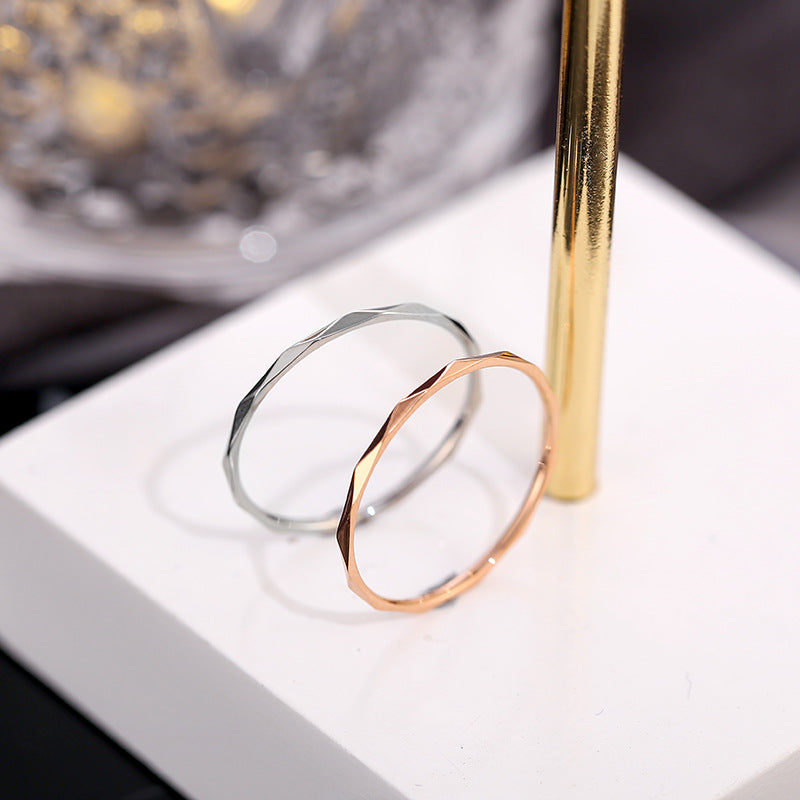 Damenring mit facettiertem Design Shop Nory