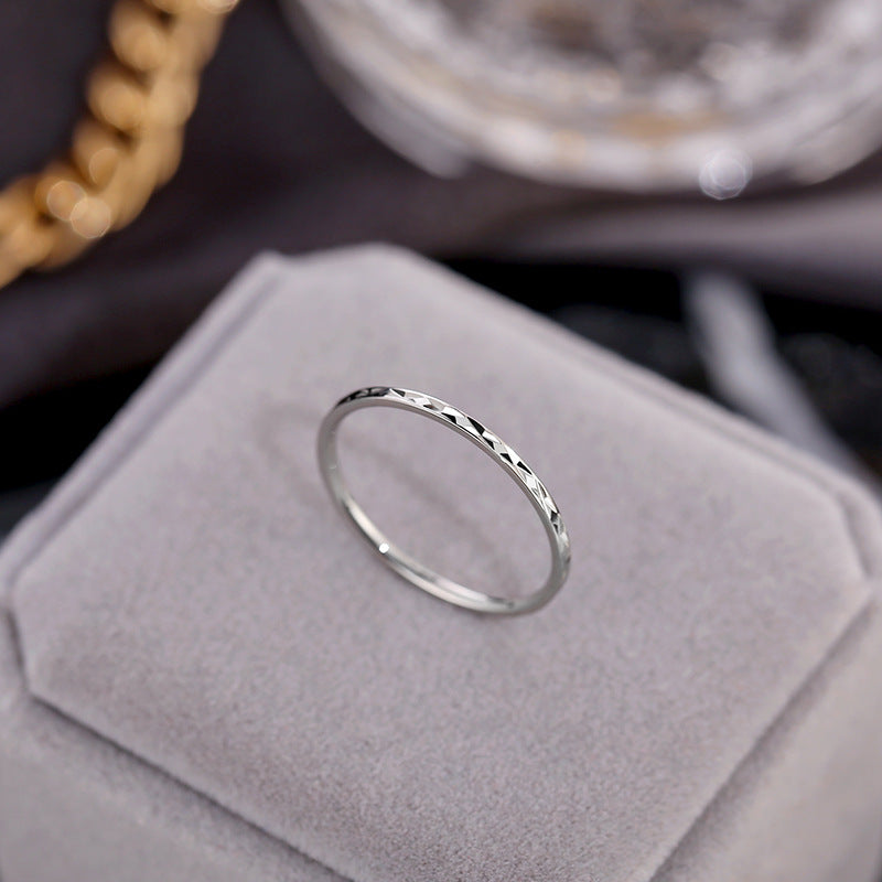 Damen Schmuckring mit facettiertem Oberflächenfinish Shop Nory