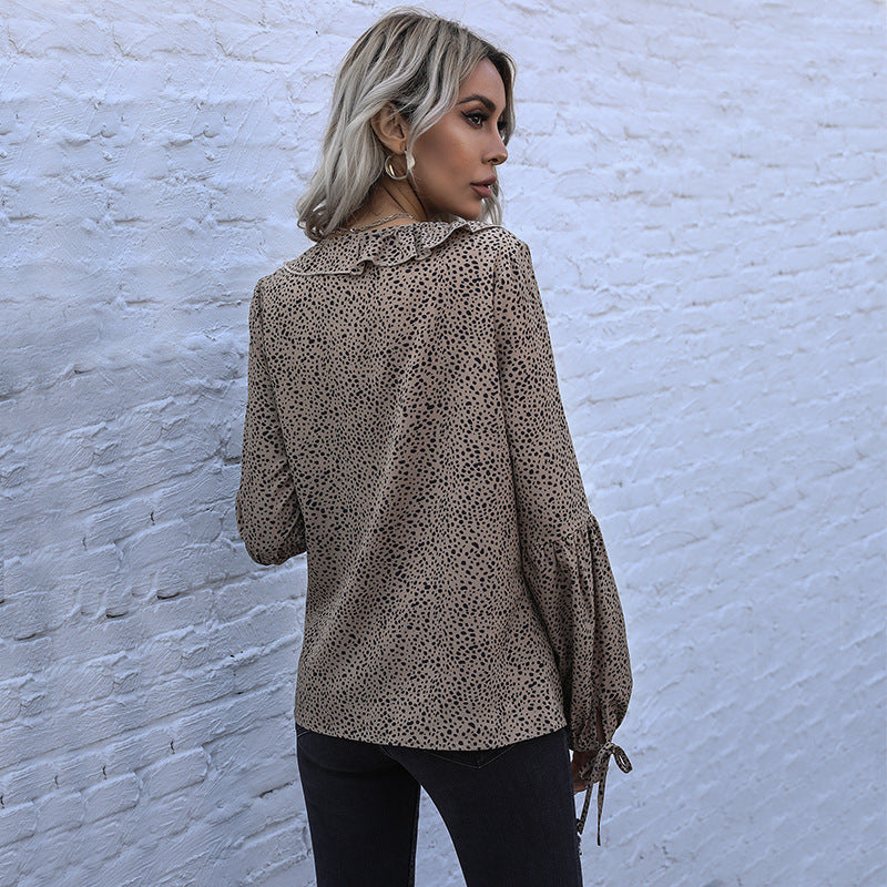 Damen V‑Ausschnitt Rüschenbluse mit BindShop Noryand, Volantfront und Ballonärmeln Shop Nory