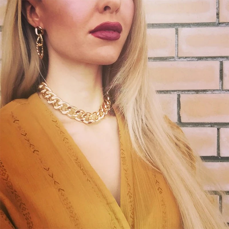 Damen Halskette mit modischem Ketten-Design und elegantem Anhänger Shop Nory