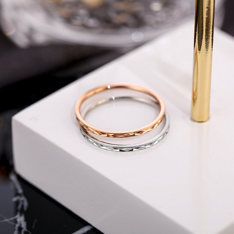 Damen Schmuckring mit facettiertem Oberflächenfinish Shop Nory
