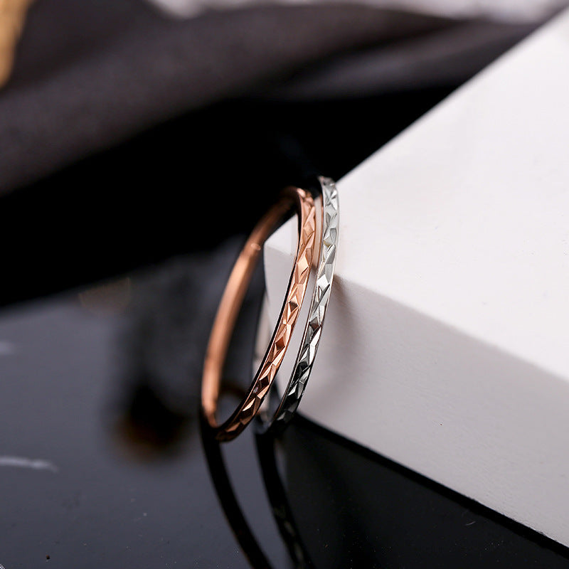 Damen eleganter Ring mit sanfter strukturiertem Design Shop Nory