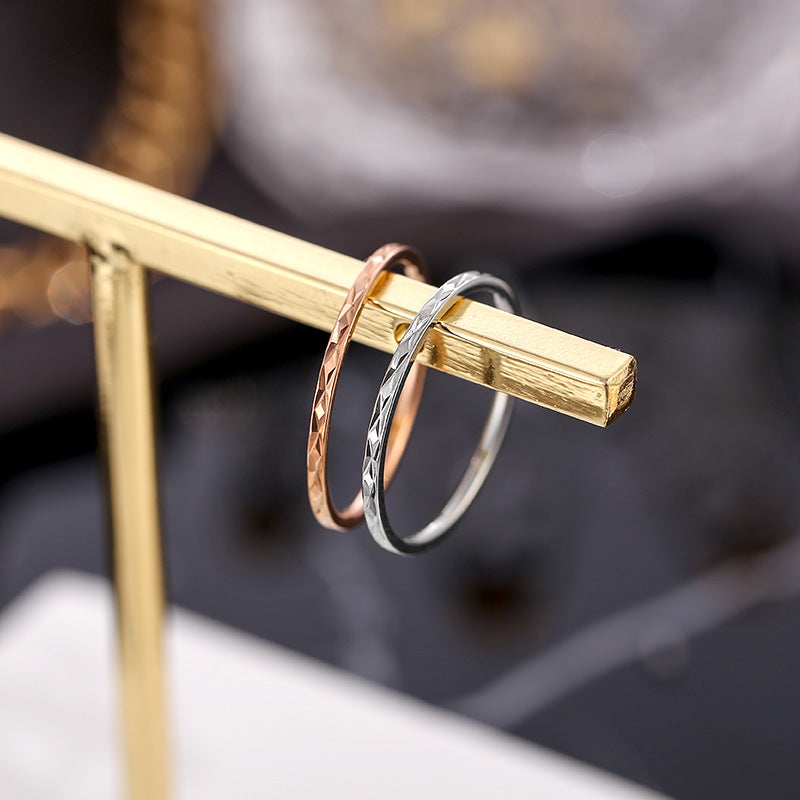Damen Schmuckring mit facettiertem Oberflächenfinish Shop Nory
