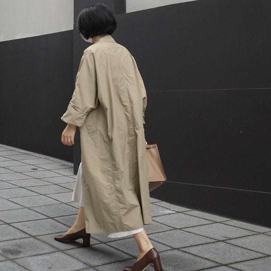 Damen Leichter Maxi-Trenchcoat im minimalistischen Oversize-Cut mit hohem Stehkragen und verdeckter Knopfleiste Shop Nory