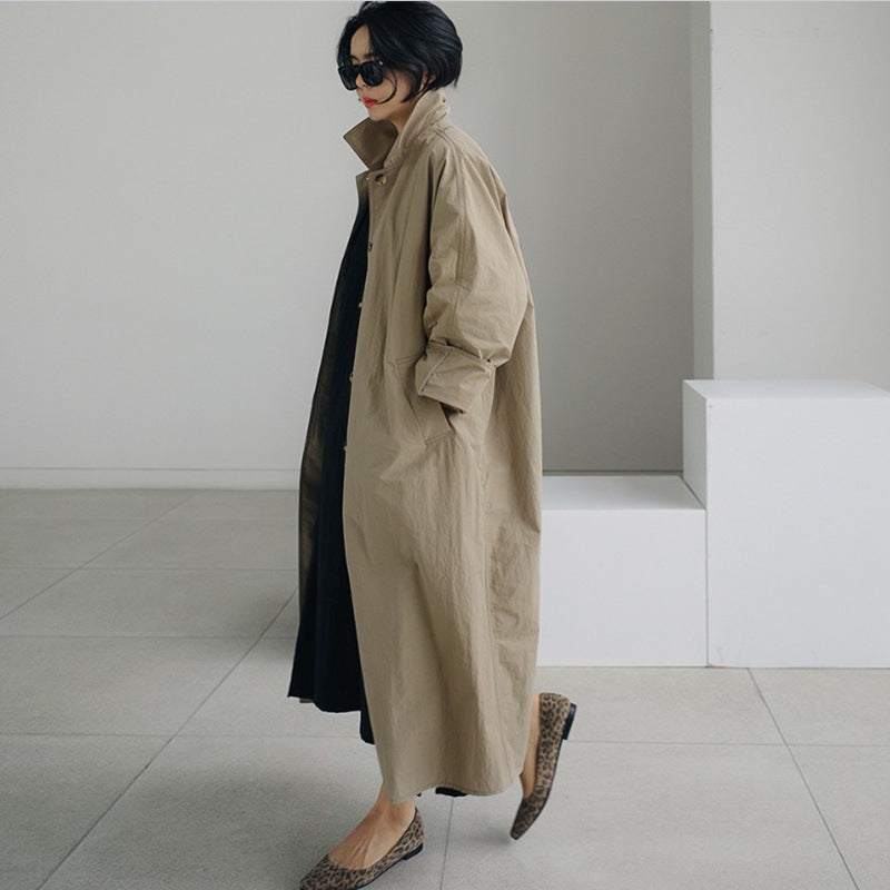 Damen Leichter Maxi-Trenchcoat im minimalistischen Oversize-Cut mit hohem Stehkragen und verdeckter Knopfleiste Shop Nory