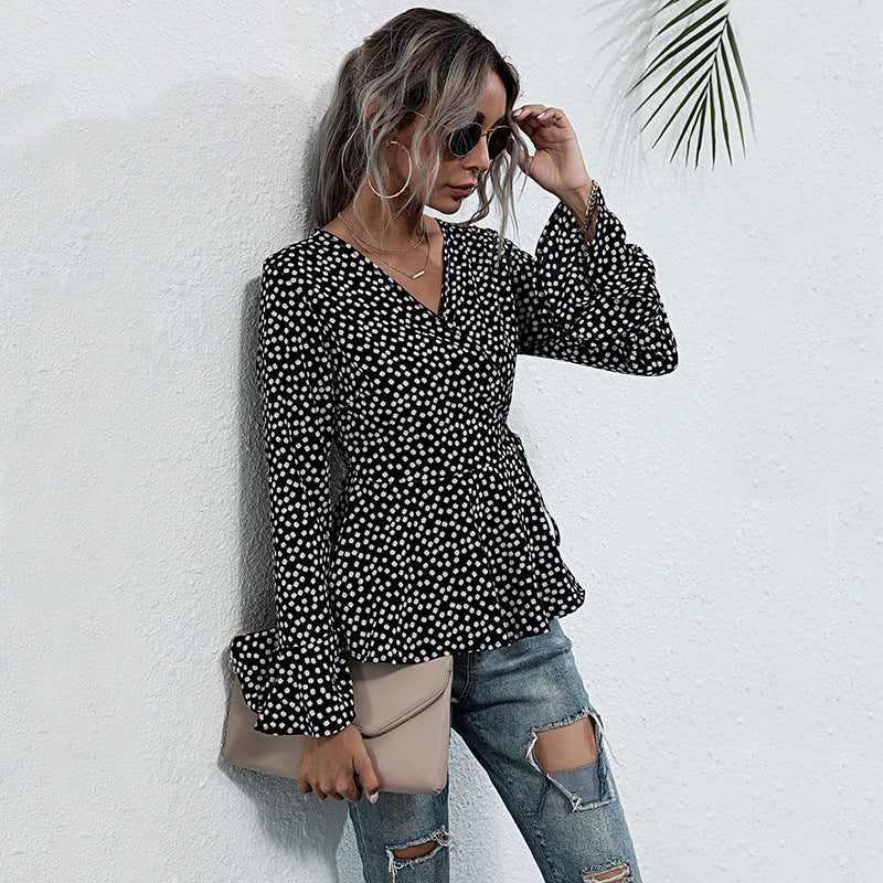 Damen Taillierte Wickelbluse mit V-Ausschnitt, Allover-Punktmuster und ausgestellten Volantärmeln Shop Nory