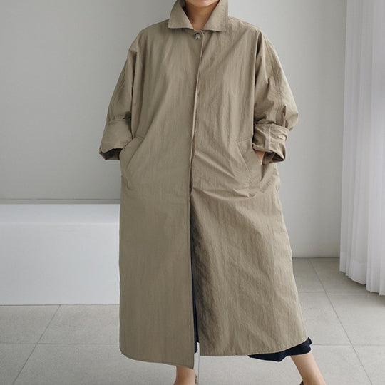 Damen Leichter Maxi-Trenchcoat im minimalistischen Oversize-Cut mit hohem Stehkragen und verdeckter Knopfleiste Shop Nory