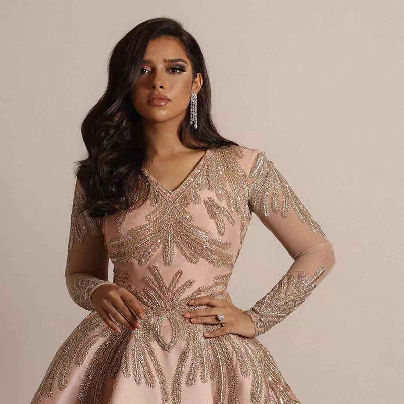 Damen Glamouröses Abendkleid mit schimmernden Pailletten und tiefem V-Ausschnitt