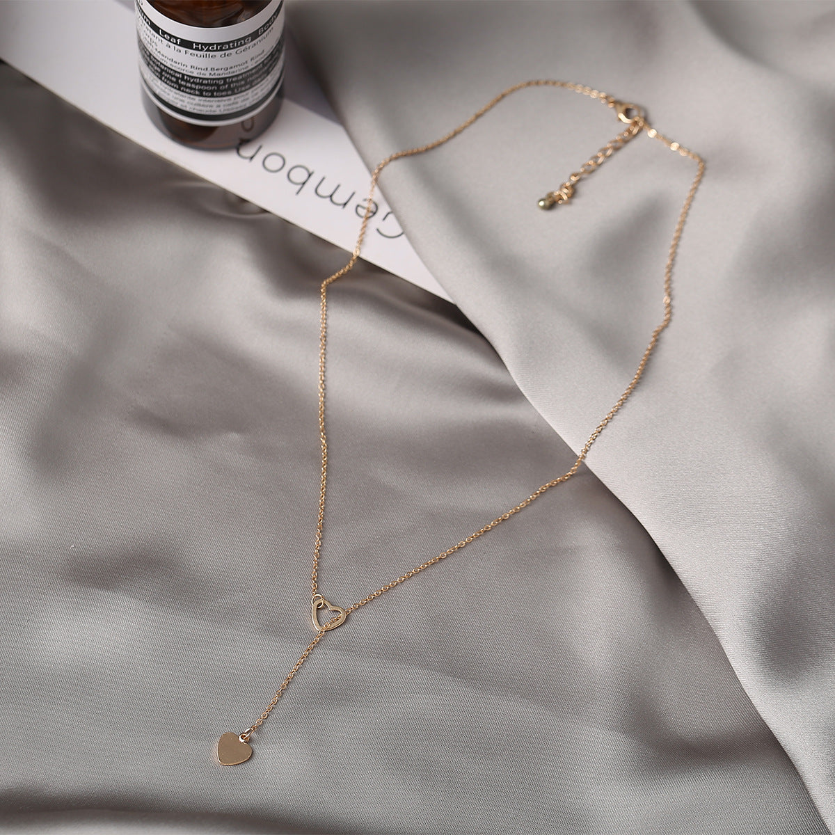 Damen Halskette mit verspieltem Herzmotiv und elegantem ländlichen Design Shop Nory