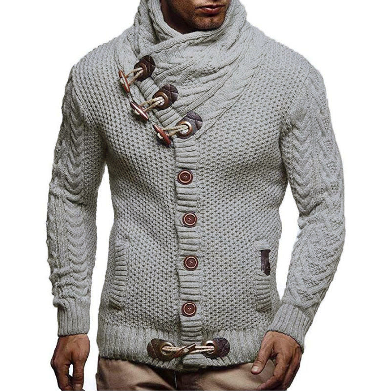 Herren nan Strickcardigan mit hohem Schalkragen, Zopfmuster und Knebelverschlüssen Shop Nory