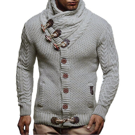 Herren nan Strickcardigan mit hohem Schalkragen, Zopfmuster und Knebelverschlüssen Shop Nory