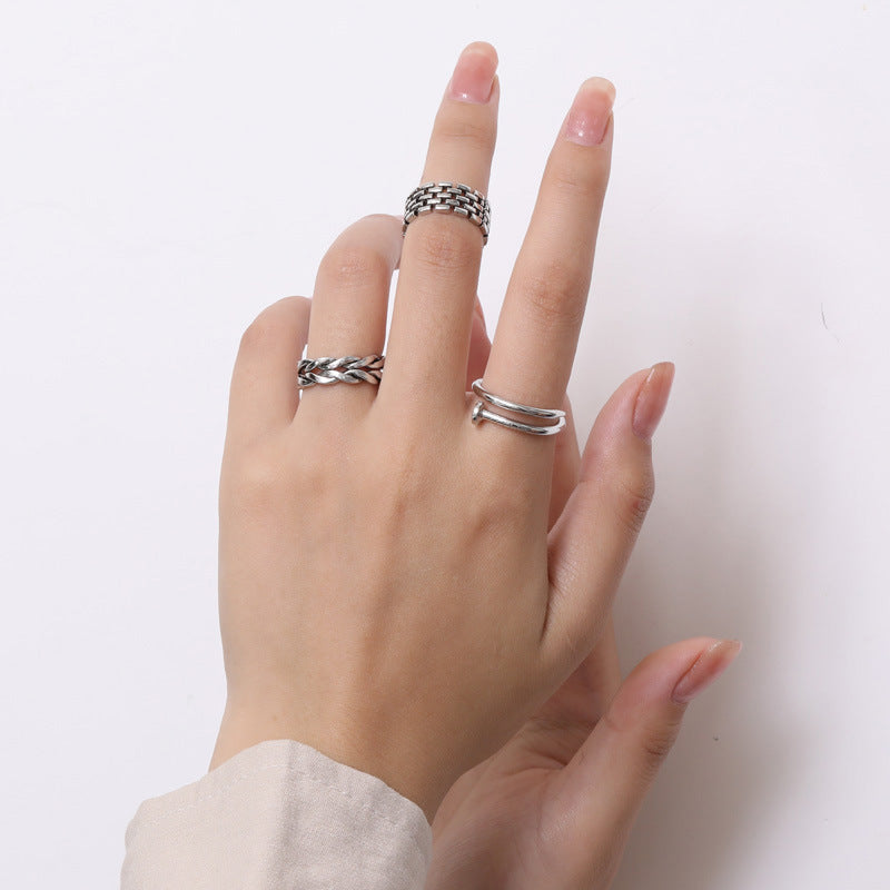 Damenring mit elegantem, gewelltem Design und funkelndem Zirkonia-Besatz Shop Nory