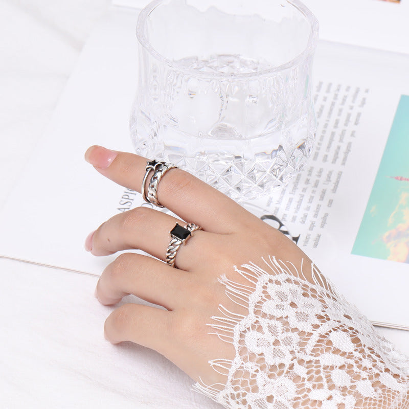 Damenring mit elegantem, gewelltem Design und funkelndem Zirkonia-Besatz Shop Nory