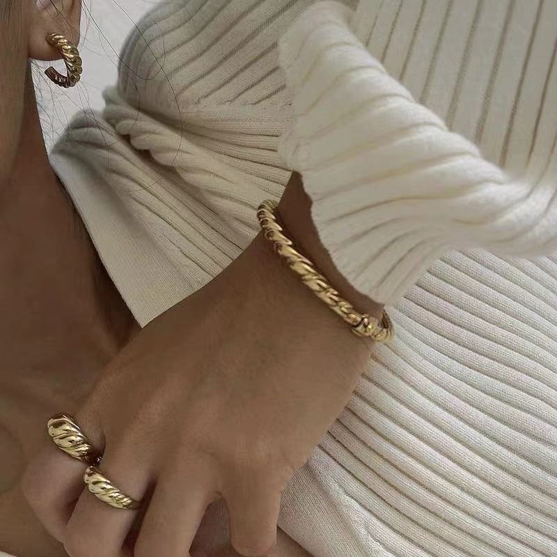 Damen eleganter und modischer Ring mit geflochtenem Design Shop Nory