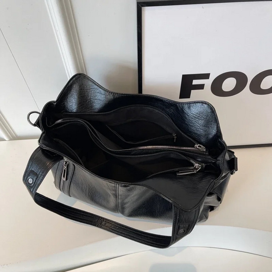 Stilvolle Lederhandtasche Mit Reißverschluss