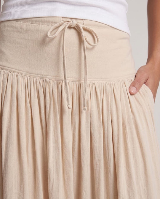 Damen Fließender Maxirock mit hohem Elastikbund, Tunnelzug und Crinkle‑Textur Shop Nory