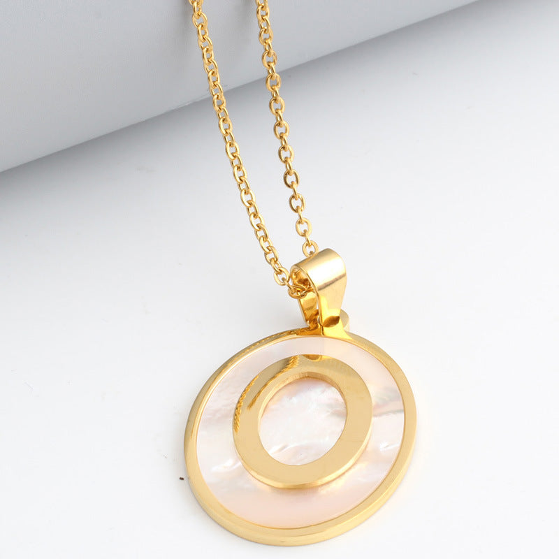 Damen Halskette mit extravaganten Muschel-Anhänger und feiner Gliederkette Shop Nory