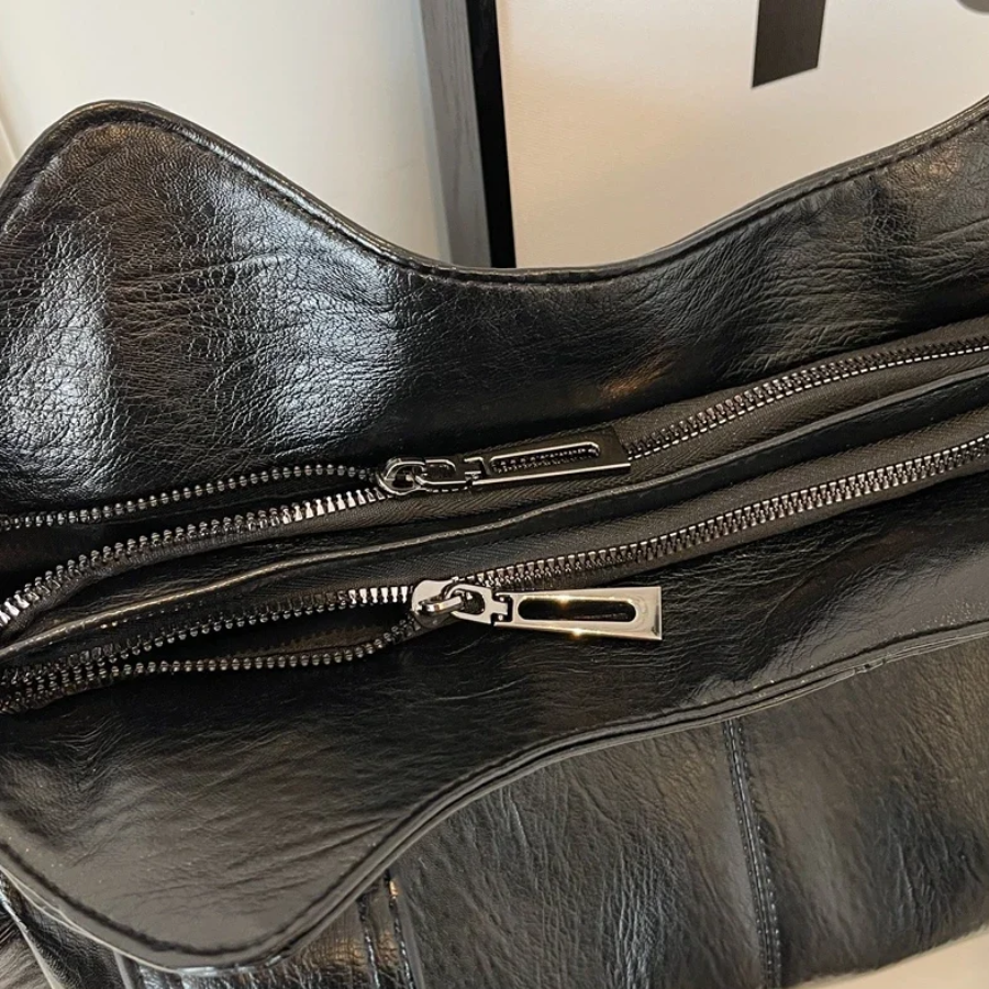 Stilvolle Lederhandtasche Mit Reißverschluss