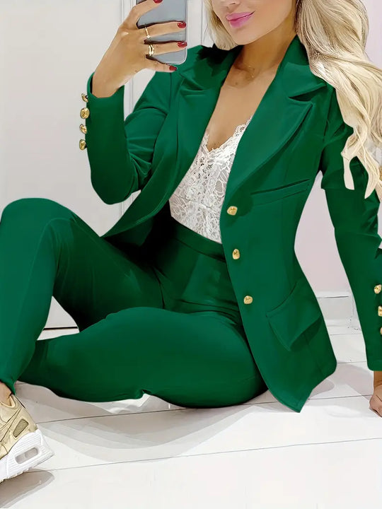 Schlichter, Eleganter, Doppelreihiger Blazer Und Slim Fit Hose