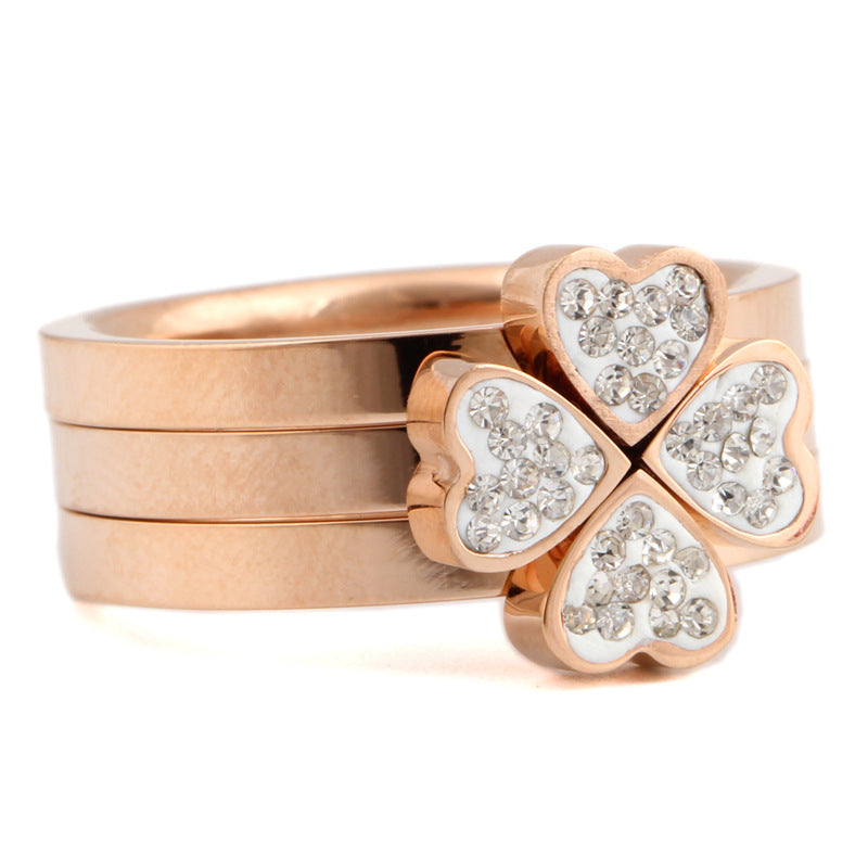 Damen Ring mit Herzdesign und strahlenden Zirkonia Shop Nory