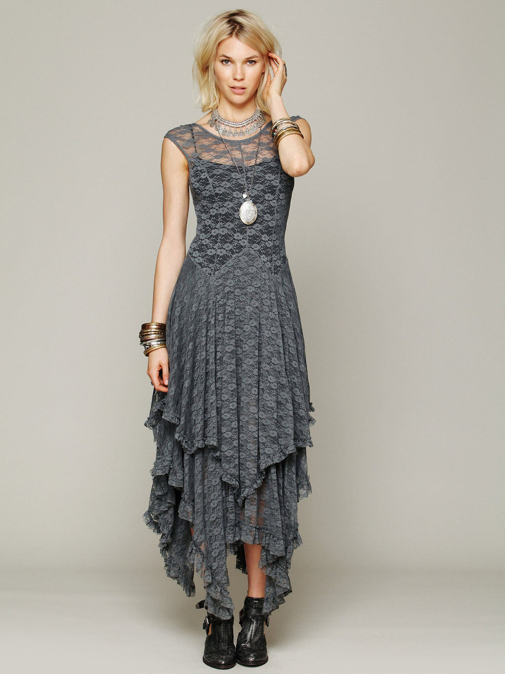 Damen Festliches Kleid mit voluminösem Rock und raffinierten Rüschendetails Shopnory
