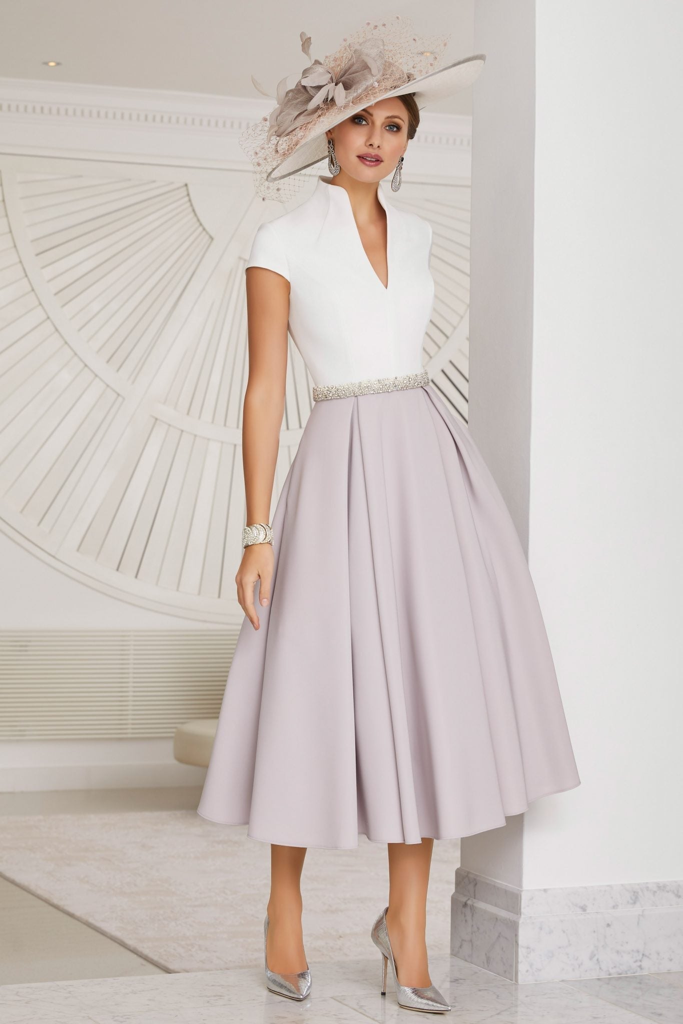 Weißes Farbblock V-Ausschnitt Ausgestellt Sommerkleid