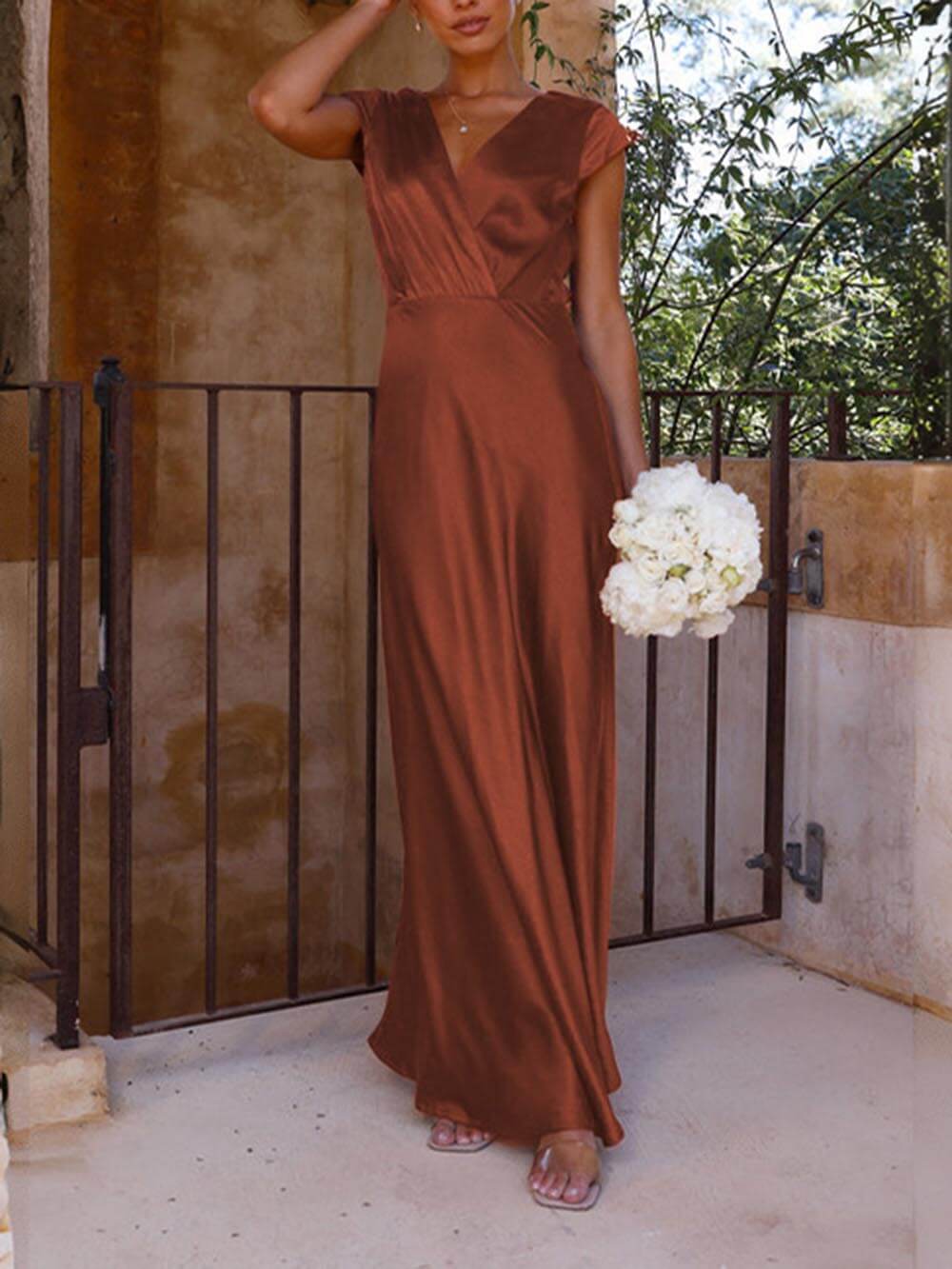 Satin-Fishtail-Maxikleid mit V-Ausschnitt für Damen