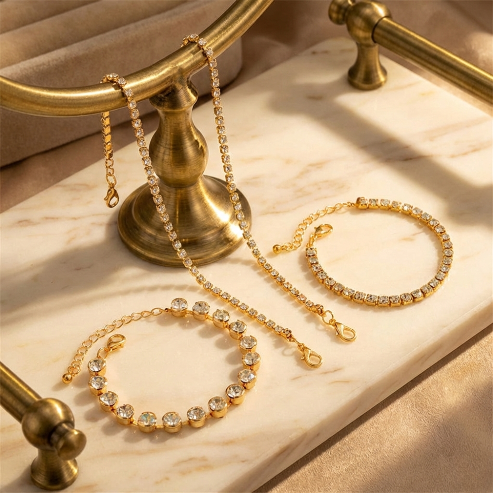 Damen Tennisarmband mit Strasssteinen in Goldoptik | Shop Nory