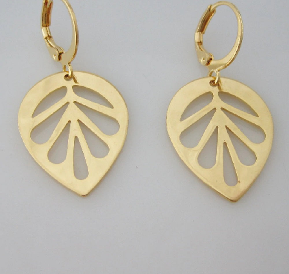 18K gold plattiert ausgeschnittene Blatt Loop Clip Ohrringe | Shop Nory